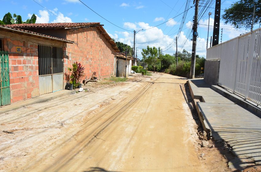  Prefeitura de Feira conclui obras de drenagem na rua Olney São Paulo