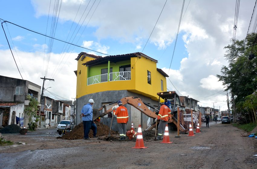  Prefeitura fiscaliza suspeita de despejo irregular de esgoto e emite notificações à EMBASA