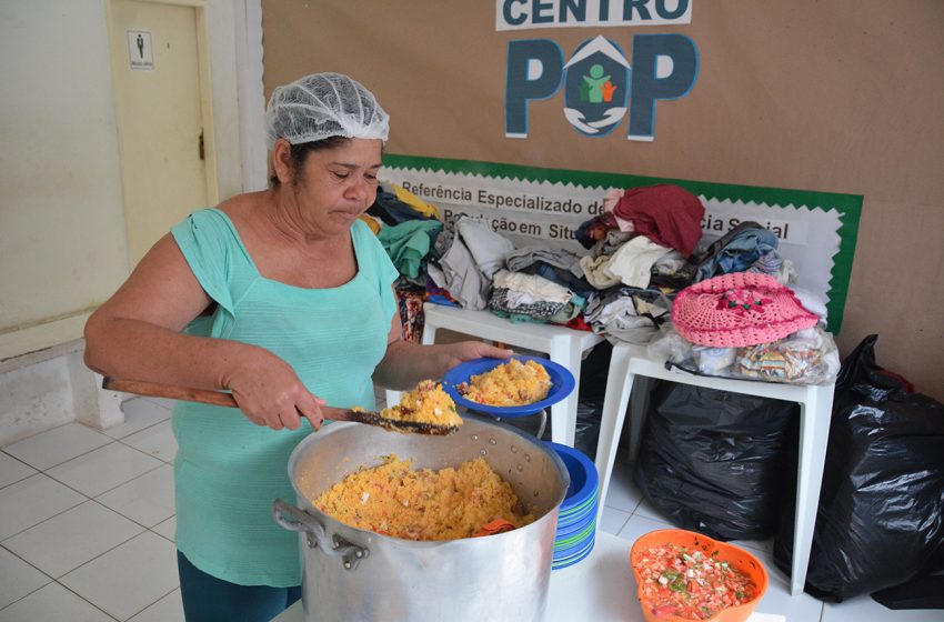  Do alimento a assistência jurídica: população de rua tem acolhimento no Centro Pop