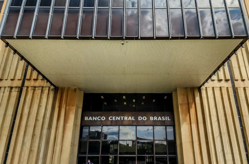  Banco Central amplia exigências para instituições participarem do Pix