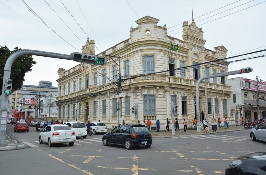  Justiça determina manutenção de 70% do efetivo de professores durante paralisações