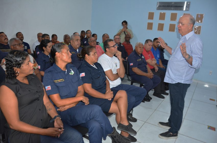  José Ronaldo faz visita técnica à Guarda Municipal e participa de homenagem a dois aposentados