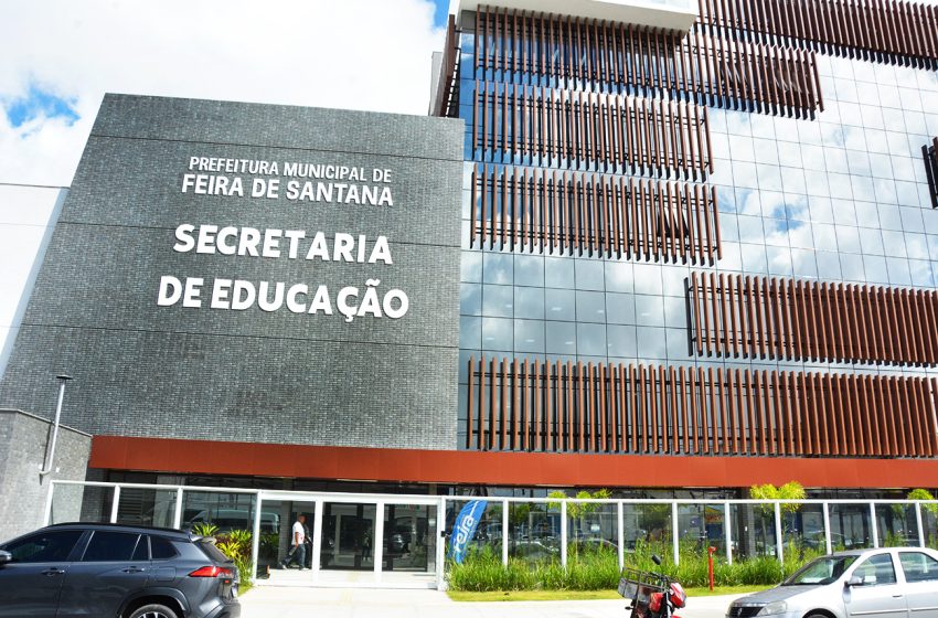 Prefeitura vai abrir concurso público para mais mil professores