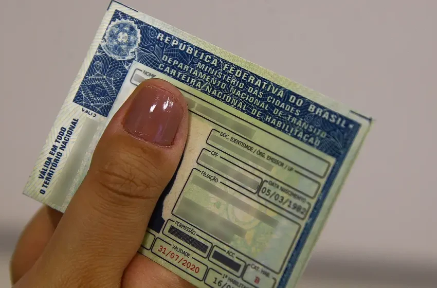 CCJ do Senado aprova custeio de habilitação para pessoa de baixa renda
