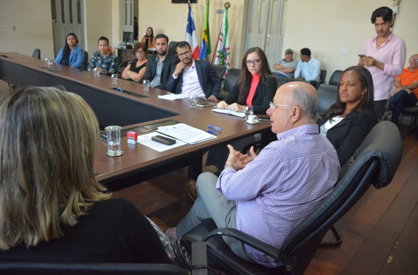 José Ronaldo reafirma compromisso em promover ações para enfrentar problemas dos animais em situação de rua