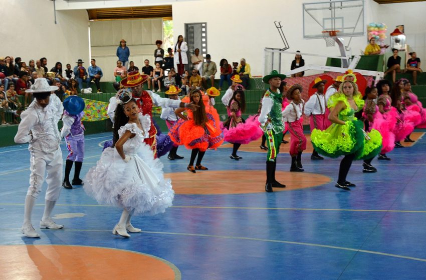 Festival de Quadrilhas Juninas de Feira resgata tradições e reúne 25 agremiações em disputa acirrada