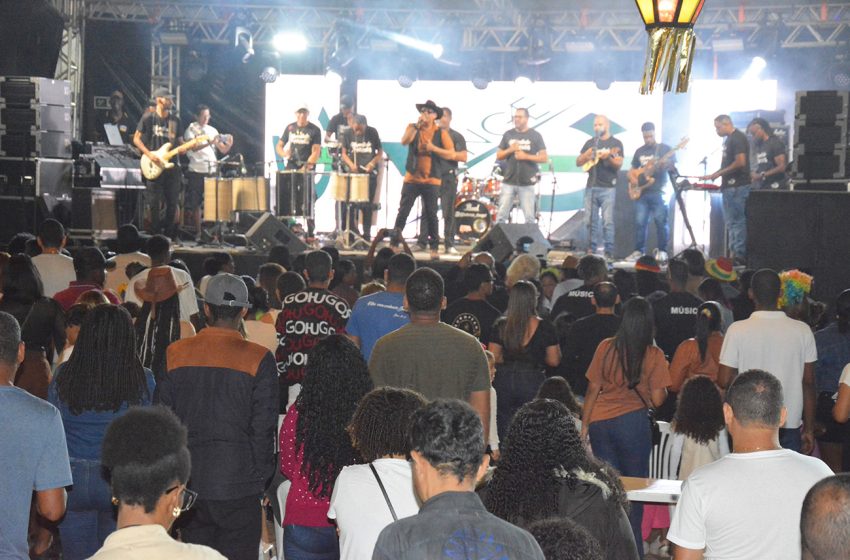  Música gospel atraiu bom público ao Parque de Exposição