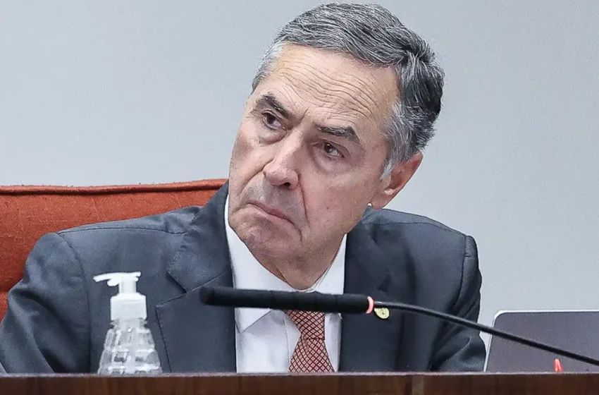  Barroso anuncia que vai deixar cargo de ministro do STF