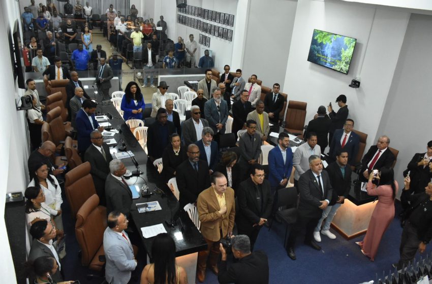  Profissionais de comunicação premiados com o Troféu Arnold Silva em Sessão Solene da Câmara