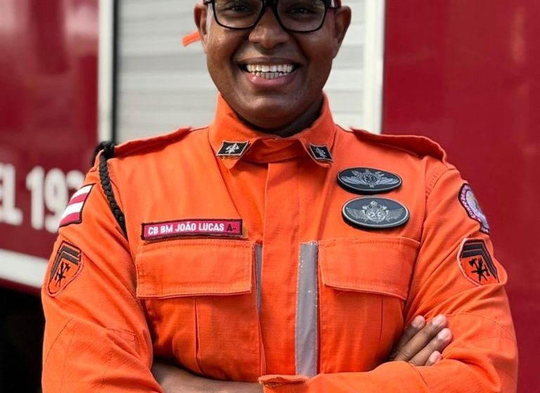  Árvore de Natal pode virar tocha em segundos; Cabo do Corpo de Bombeiros, ensina como prevenir tragédias