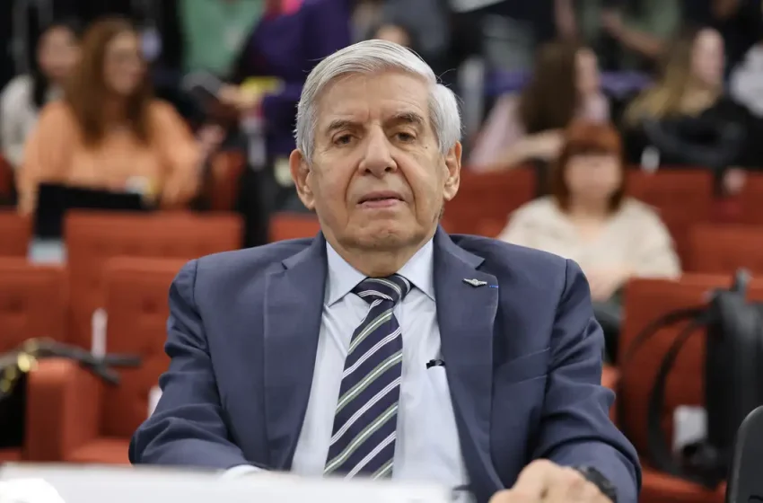  Moraes manda Heleno passar por perícia médica em 15 dias