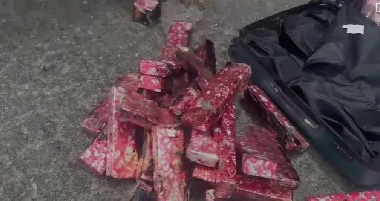  PRF apreende mais de 22 kg de maconha em ônibus interestadual