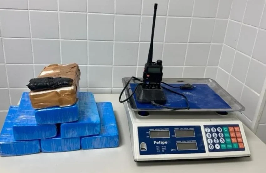  67ª CIPM apreende entorpecentes e equipamentos de comunicação no bairro Olhos D’água