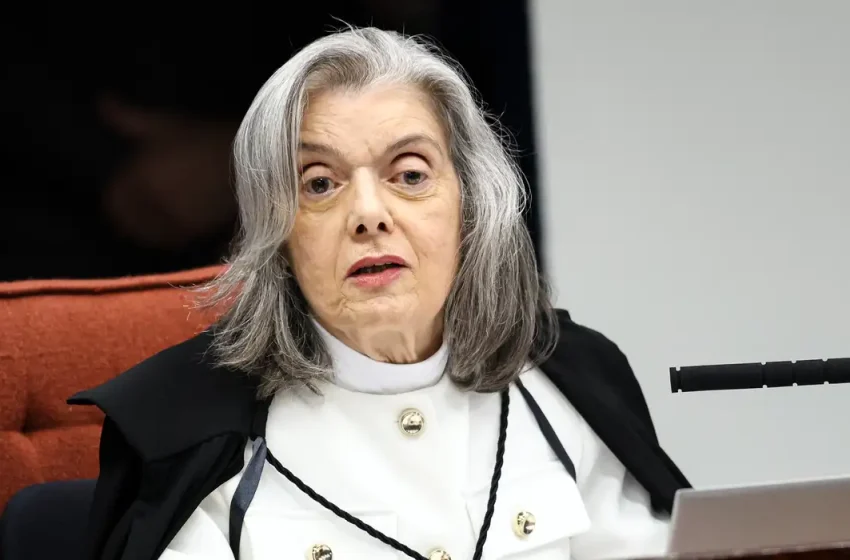  Cármen Lúcia vota para condenar Eduardo Bolsonaro por difamação