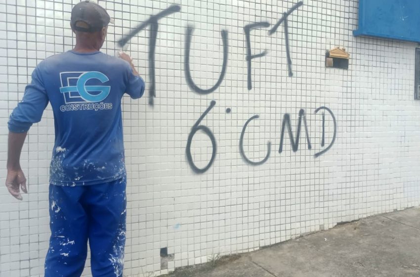  Guarda Municipal e Seinfra realizam limpeza de pichações em Feira de Santana
