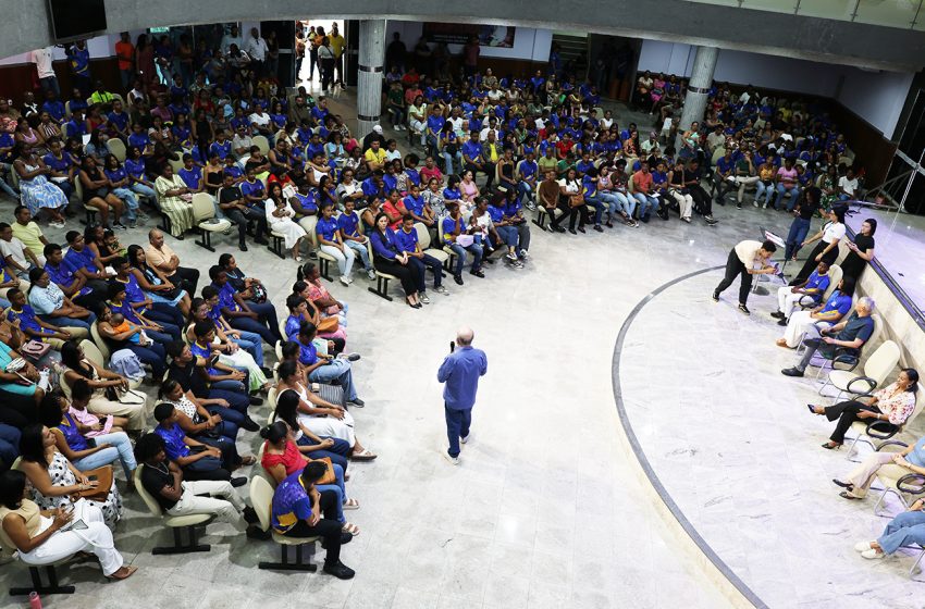  Prefeitura lança nova etapa do programa Jovem Aprendiz Feirense e contrata 400 estudantes