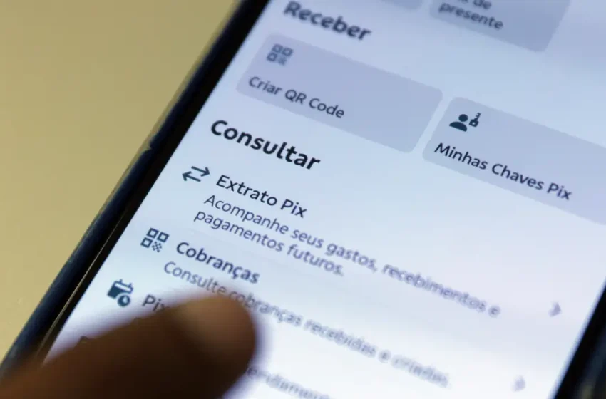  Número de transações com Pix caem 10% após proibição de bets