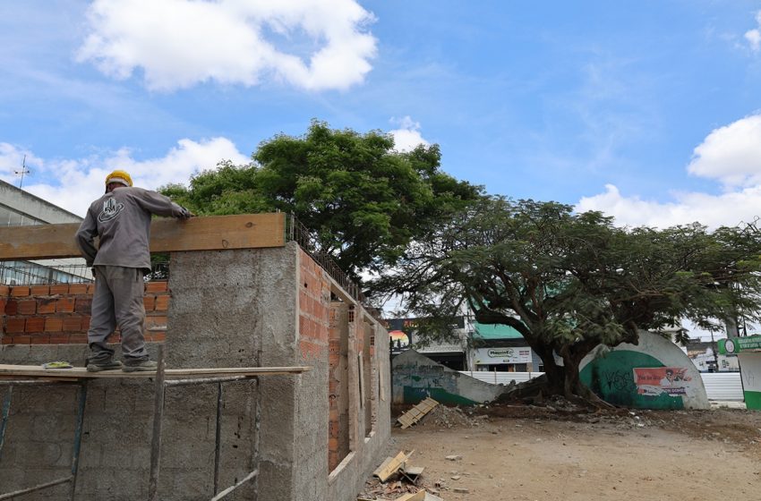  Praça do Fórum passa por obras de requalificação em Feira de Santana